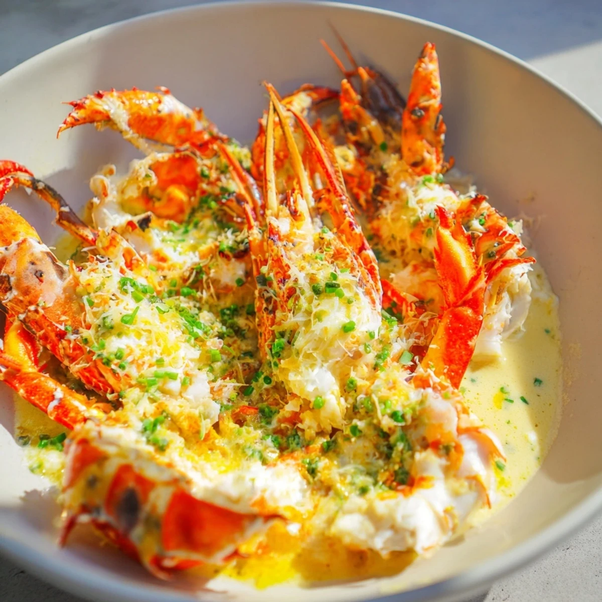 The Ultimate 20-Minute Creamy Garlic Shrimp, a luscious dish with tender shrimp in creamy sauce.